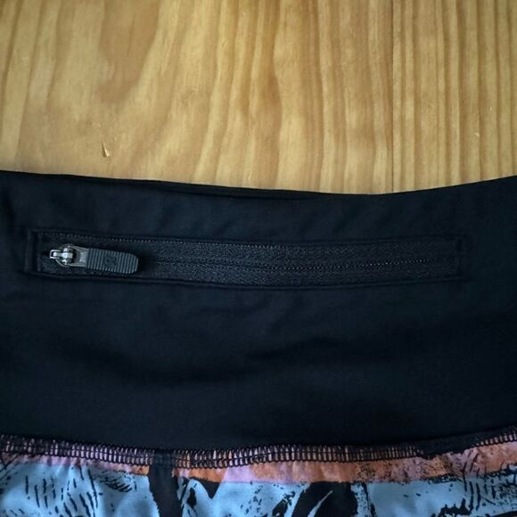 Lululemon Run Times Short II 4" Inversion Multi / Black | Women’s SIZE: 4 - Picture 6 of 9